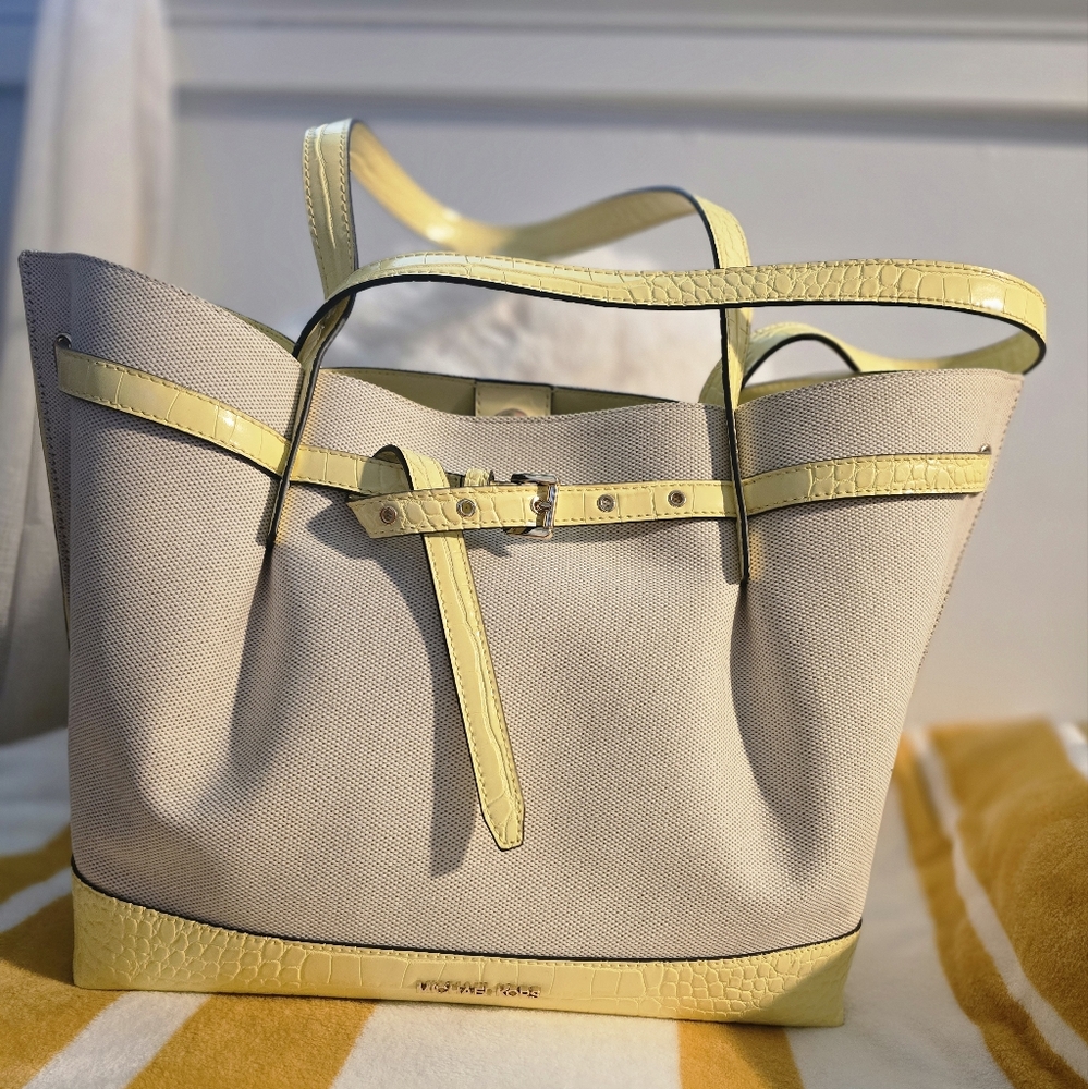 Michael Kors Amelia LG Tote